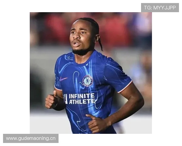 恩昆库影锋与前腰切换的战术角色分析