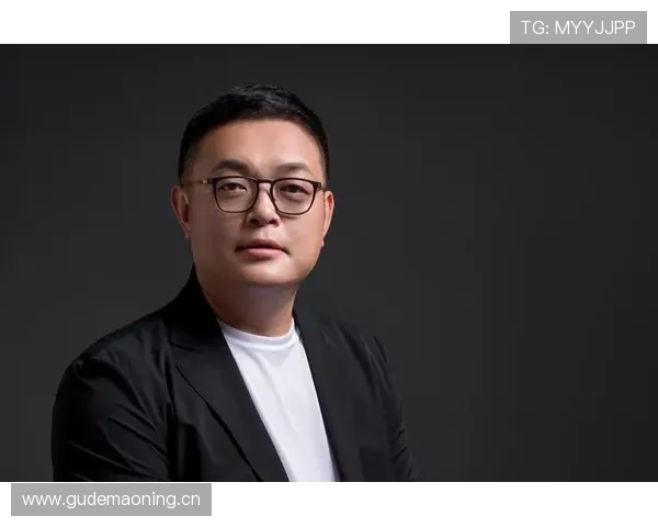 高磊家的狗都比你我活得精致